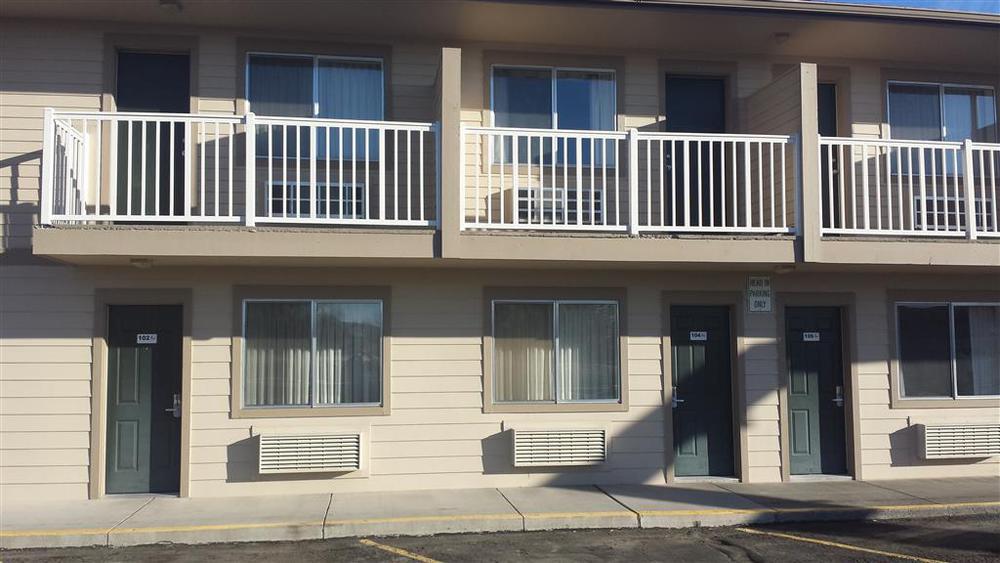 Americas Best Value Inn Бернс Экстерьер фото