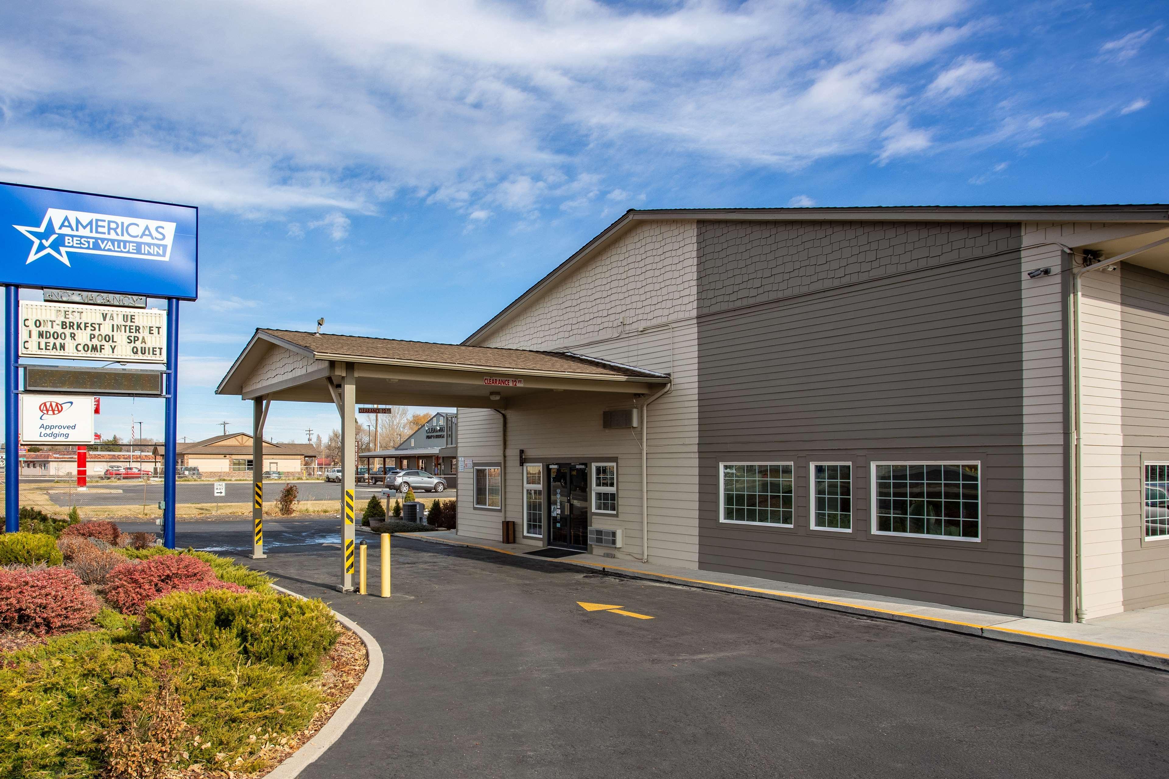 Americas Best Value Inn Бернс Экстерьер фото