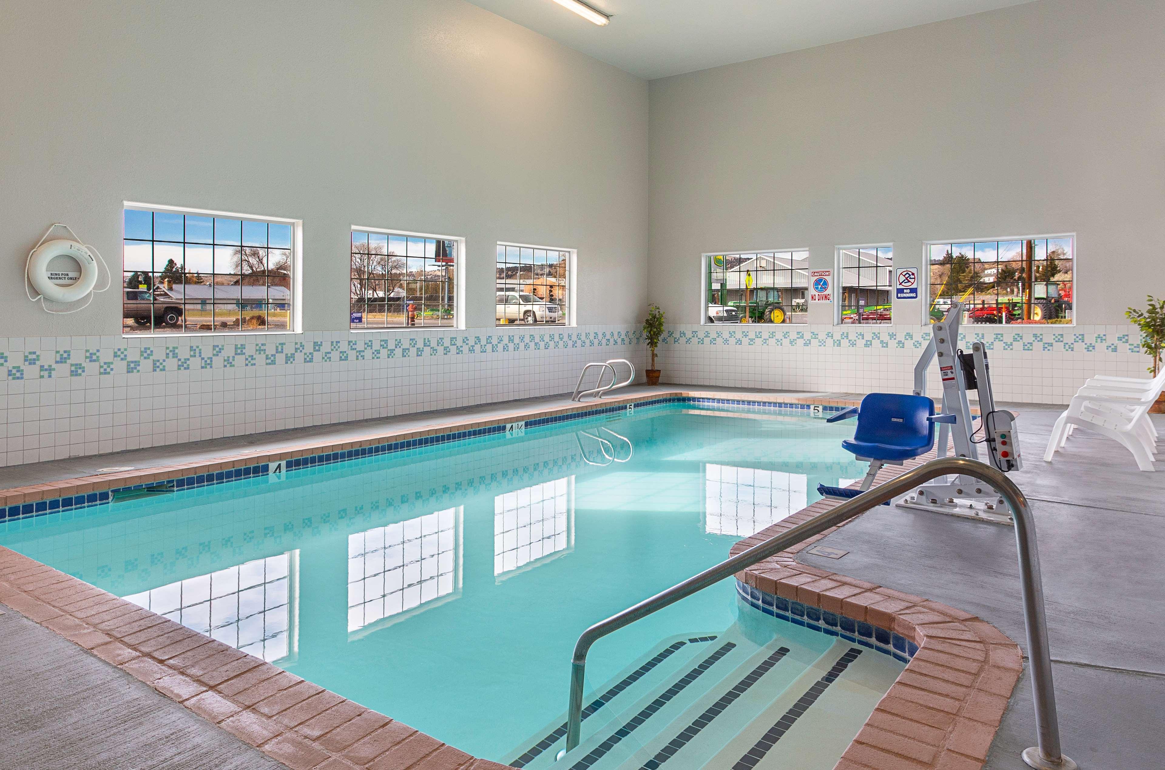 Americas Best Value Inn Бернс Экстерьер фото