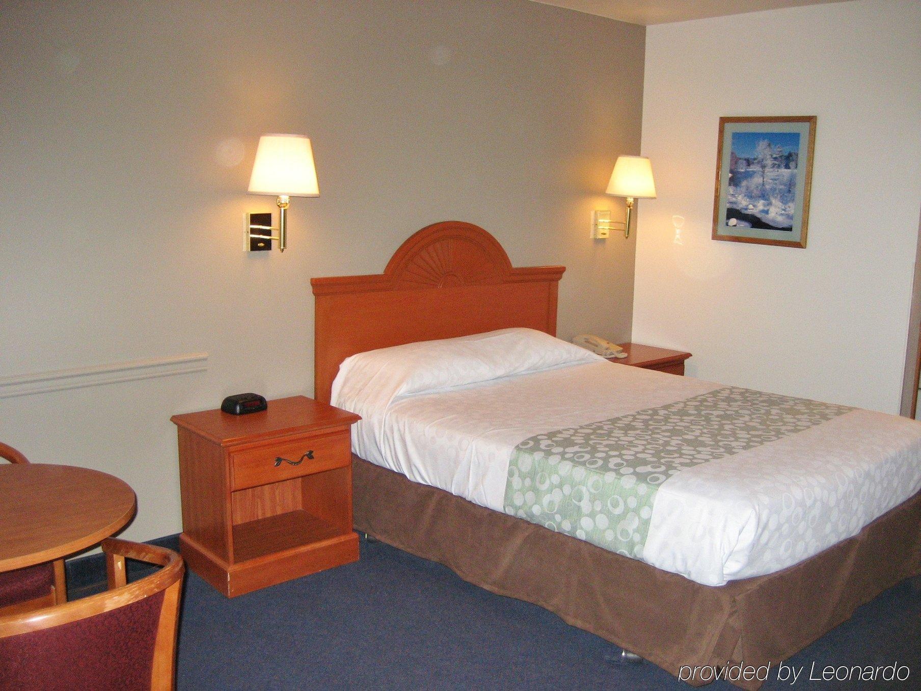 Americas Best Value Inn Бернс Экстерьер фото