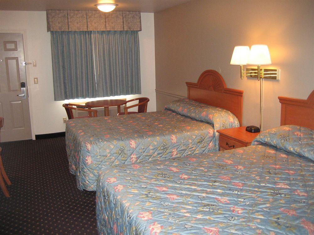 Americas Best Value Inn Бернс Экстерьер фото